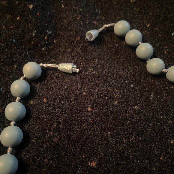 Itzy Ritzy Chewable Silicone Teething Necklace for Moms - Picture 3 of 6